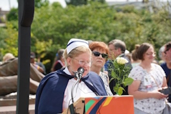 153.jpg